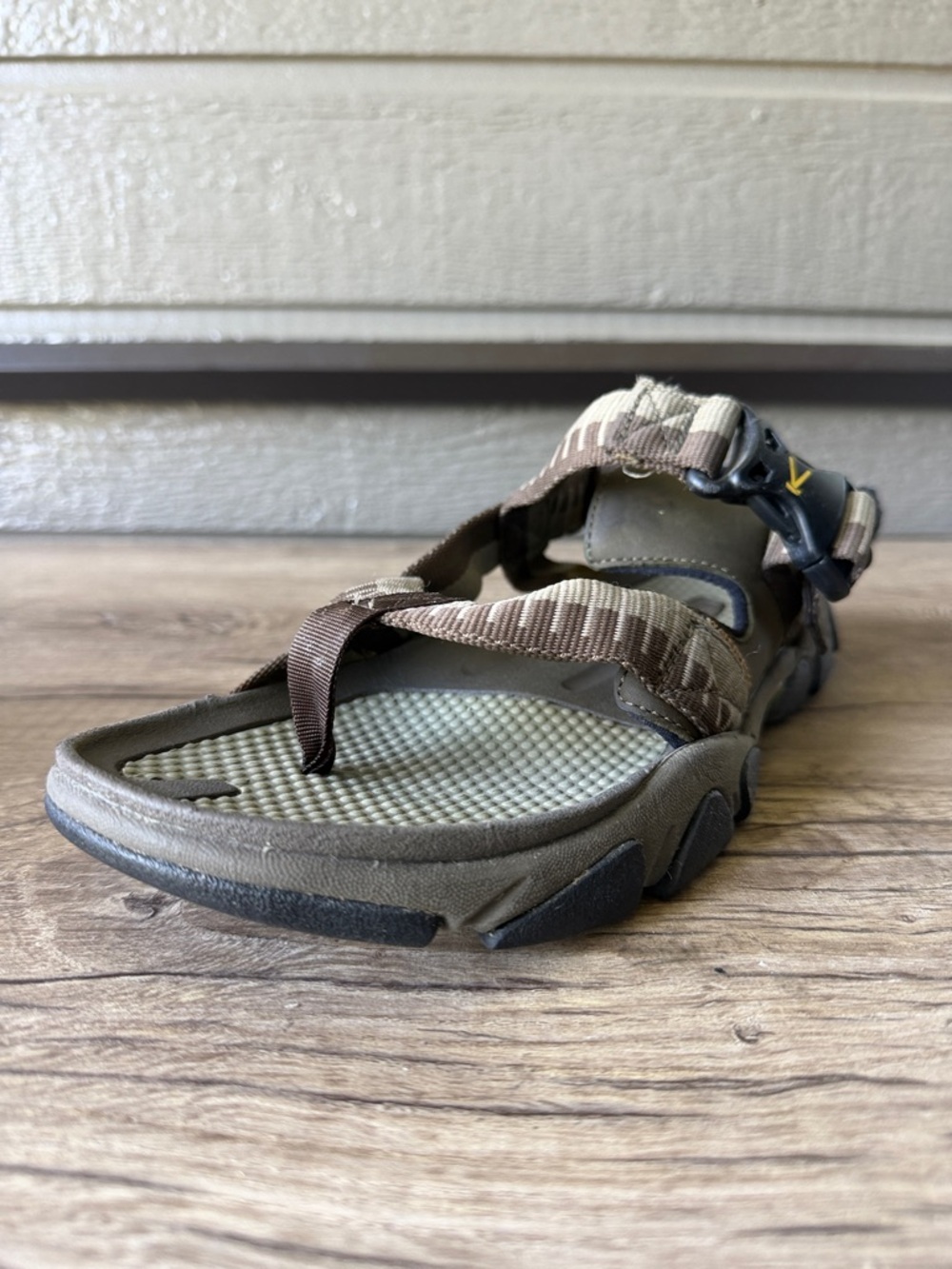 Keen Waterproof Men’s Sandals size 9